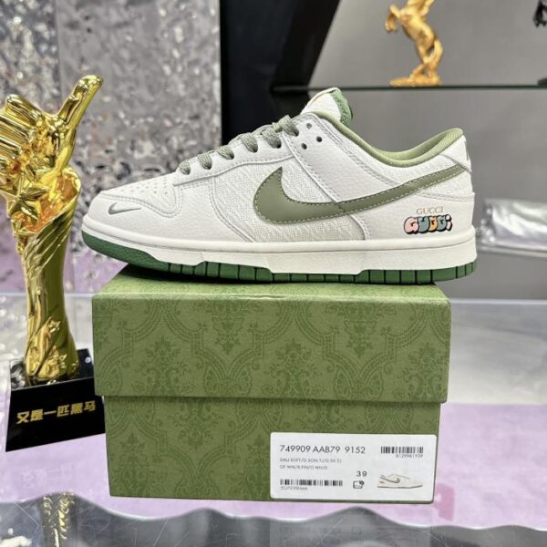 repliche,replica,perfette,siti di,affidabili,migliori siti,dove comprare,1:1,scarpe da ginnastica Gucci co-branded dunk Nike ufficiale dell’ultima serie Gucci x Nike DunkSB