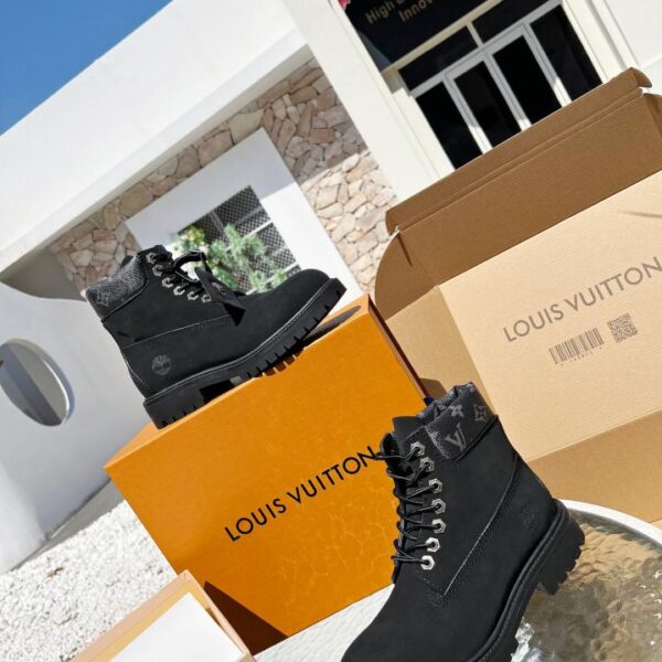 Versione top degli stivaletti joint LVxTimberland da coppia