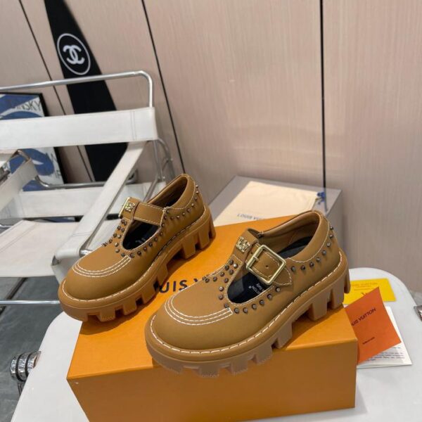repliche,replica,perfette,siti di,affidabili,migliori siti,dove comprare,1:1,scarpe da ginnastica Scarpe con plateau stile coppia versione alta con rivetti LV