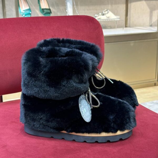 repliche,replica,perfette,siti di,affidabili,migliori siti,dove comprare,1:1,scarpe da ginnastica Nuovi stivali pelosi di Louis Vuitton di alta qualit脿 per l’autunno e l’inverno