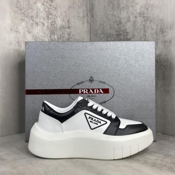repliche,replica,perfette,siti di,affidabili,migliori siti,dove comprare,1:1,scarpe da ginnastica Versione top Prada contro nuove scarpe sportive e casual alla moda in stile coppia