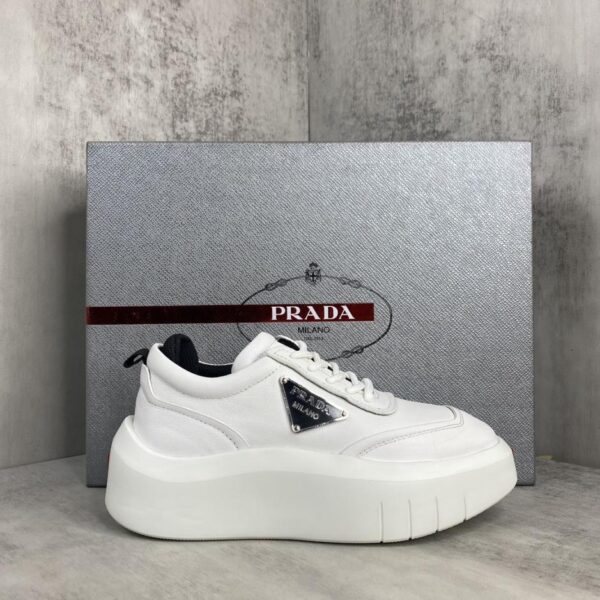 repliche,replica,perfette,siti di,affidabili,migliori siti,dove comprare,1:1,scarpe da ginnastica Versione top Prada contro nuove scarpe sportive e casual alla moda in stile coppia
