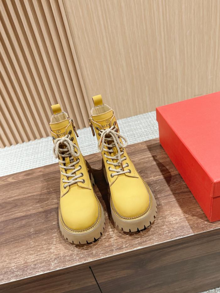 repliche,replica,perfette,siti di,affidabili,migliori siti,dove comprare,1:1,scarpe da ginnastica I nuovi stivali Martin autunno inverno di Valentino, stivali lunghi e corti versatili repliche,replica,perfette,siti di,affidabili,migliori siti,dove comprare,1:1,scarpe da ginnastica I nuovi stivali Martin autunno inverno di Valentino, stivali lunghi e corti versatili