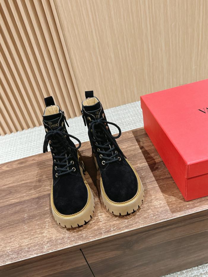 repliche,replica,perfette,siti di,affidabili,migliori siti,dove comprare,1:1,scarpe da ginnastica I nuovi stivali Martin autunno inverno di Valentino, stivali lunghi e corti versatili repliche,replica,perfette,siti di,affidabili,migliori siti,dove comprare,1:1,scarpe da ginnastica I nuovi stivali Martin autunno inverno di Valentino, stivali lunghi e corti versatili