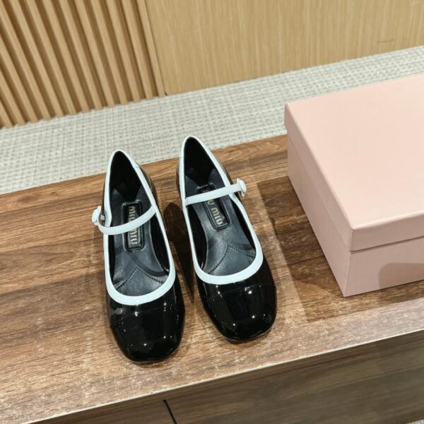 Miu Miu 2025 inizio primavera nuove scarpe Mary Jane color block