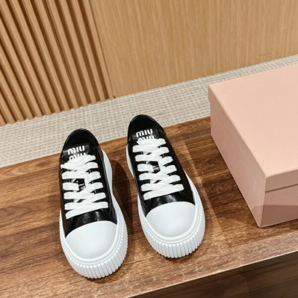 Miu Miu nuove scarpe bianche con suola spessa moda retr貌