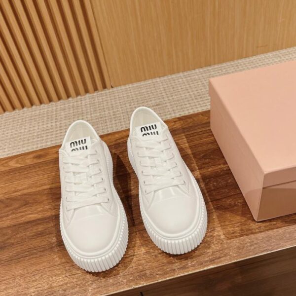 Miu Miu nuove scarpe bianche con suola spessa moda retr貌