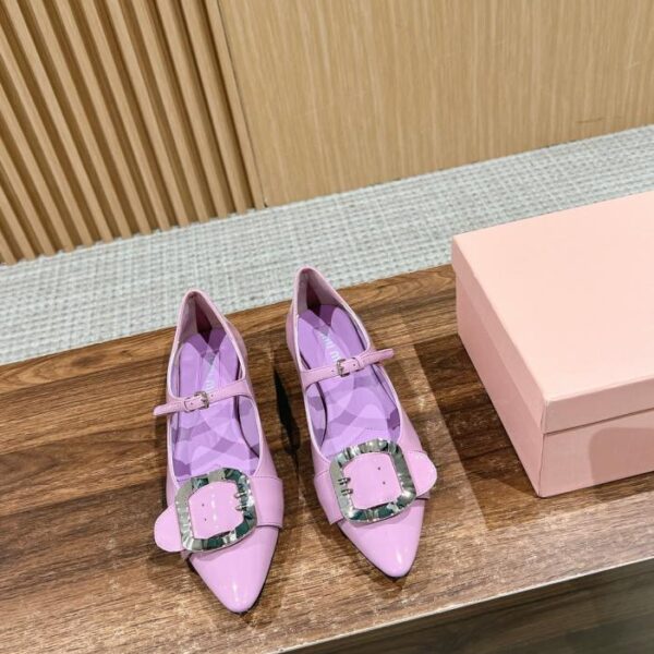 Scarpe Mary Jane di Miu Miu