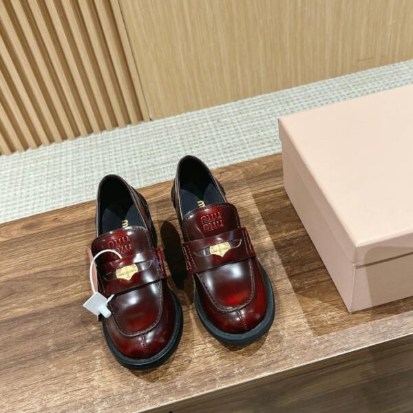repliche,replica,perfette,siti di,affidabili,migliori siti,dove comprare,1:1,scarpe da ginnastica Miu Miu nuovi mocassini con tacco spesso a forma di moneta