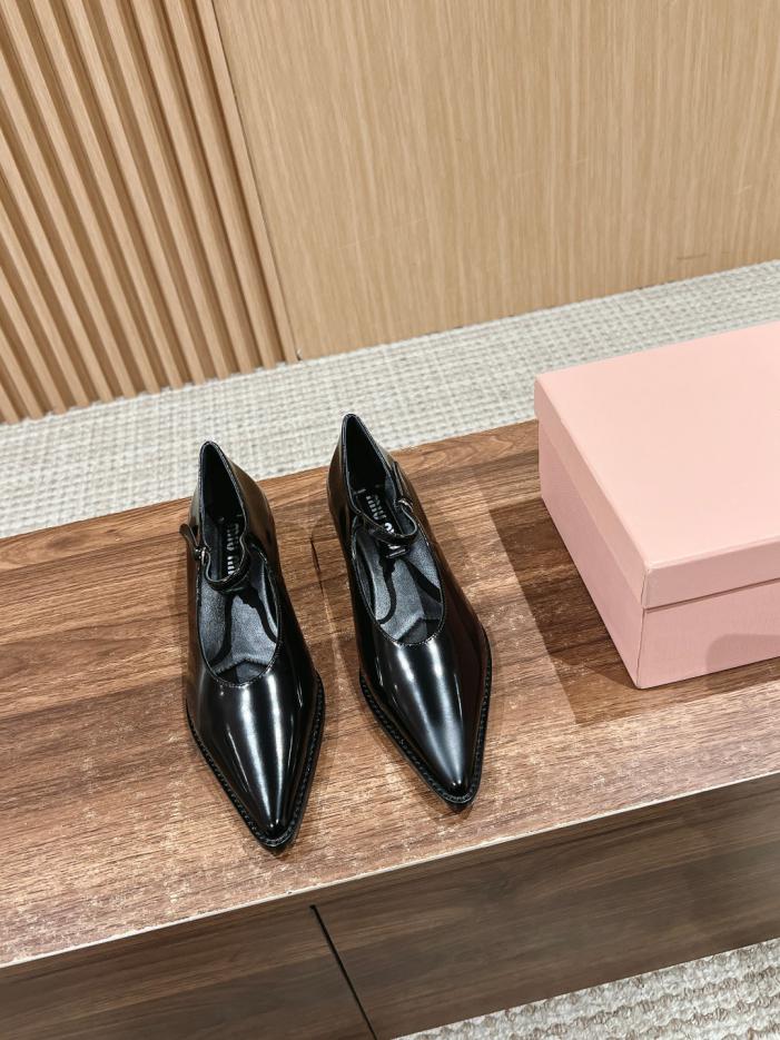 repliche,replica,perfette,siti di,affidabili,migliori siti,dove comprare,1:1,scarpe da ginnastica Miu Miu nuove scarpe Mary Jane a punta con tacco piccolo repliche,replica,perfette,siti di,affidabili,migliori siti,dove comprare,1:1,scarpe da ginnastica Miu Miu nuove scarpe Mary Jane a punta con tacco piccolo