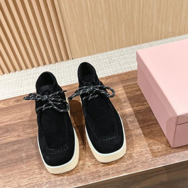 Miu Miu nuove scarpe con plateau e punta quadrata