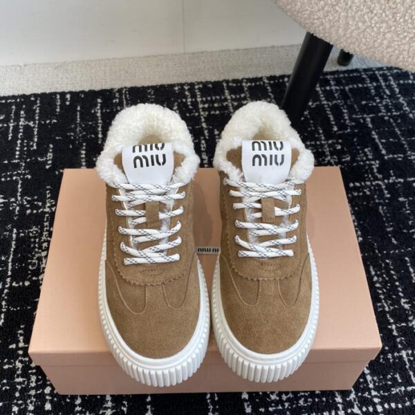 MiuMiu autunno e inverno nuove scarpe da ginnastica casual in lana di agnello con suola spessa biscotto