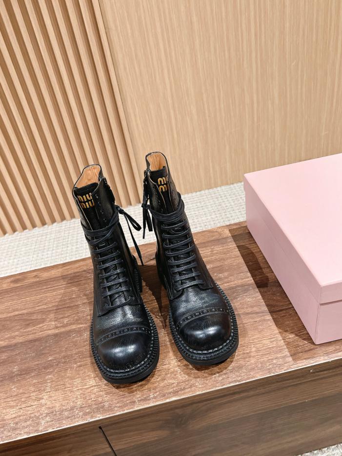 repliche,replica,perfette,siti di,affidabili,migliori siti,dove comprare,1:1,scarpe da ginnastica Gli ultimi stivali Martin di Miu Miu per l’autunno e l’inverno repliche,replica,perfette,siti di,affidabili,migliori siti,dove comprare,1:1,scarpe da ginnastica Gli ultimi stivali Martin di Miu Miu per l’autunno e l’inverno