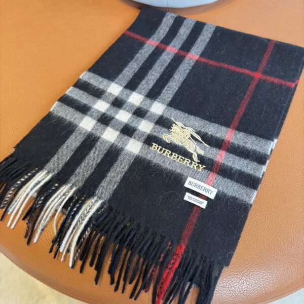 Sciarpa scozzese classica con cavallo da guerra di Burberry
