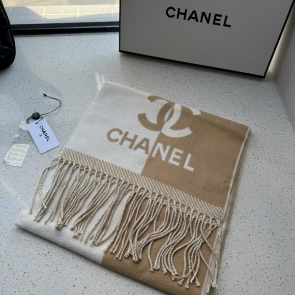 repliche,replica,perfette,siti di,affidabili,migliori siti,dove comprare,1:1,scarpe da ginnastica CHANEL Sciarpa Chanel in lana nuova