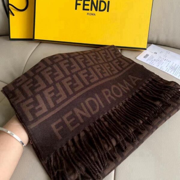 repliche,replica,perfette,siti di,affidabili,migliori siti,dove comprare,1:1,scarpe da ginnastica Sciarpa Fendi con lettera FF presbite