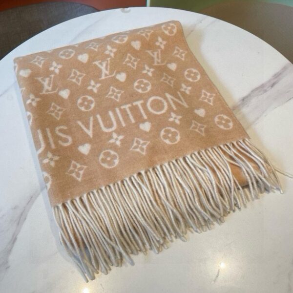Sciarpa in cashmere in serie limitata con piccolo logo classico Louis Vuitton riempito a cuore