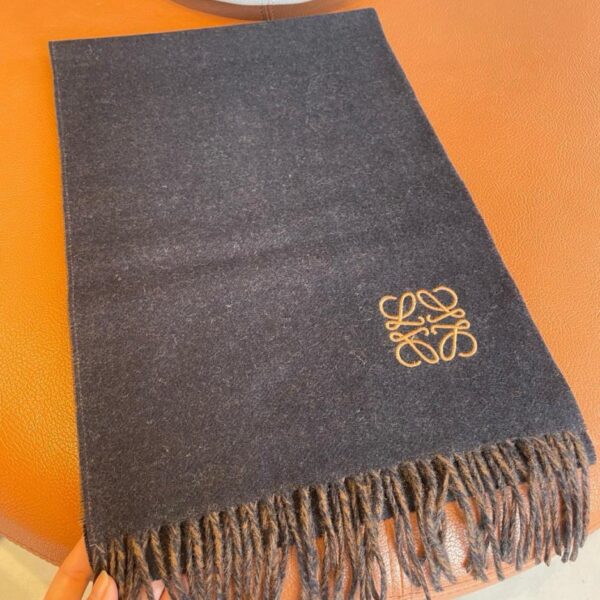Sciarpa reversibile Loewe color cammello chiaro