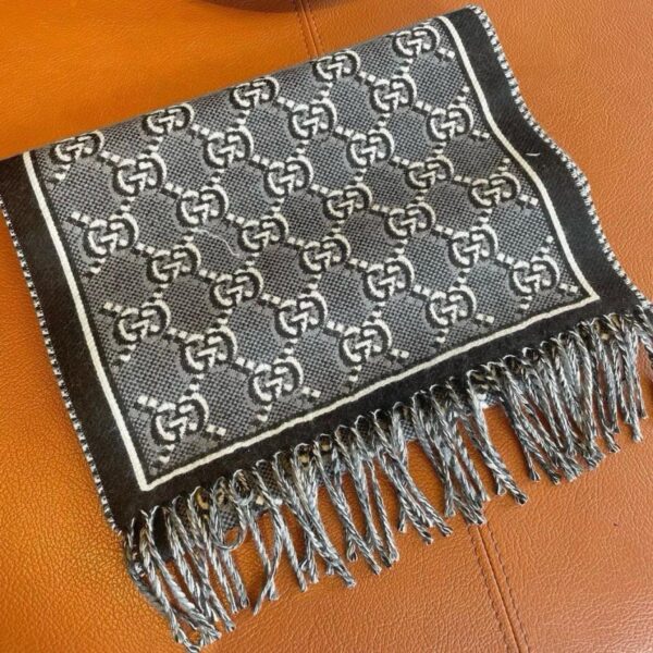 Nuova sciarpa jacquard double face di Gucci autunno inverno