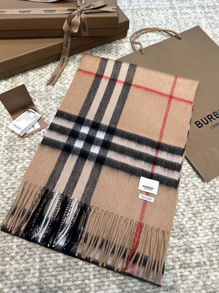 repliche,replica,perfette,siti di,affidabili,migliori siti,dove comprare,1:1,scarpe da ginnastica Sciarpa classica scozzese in cashmere di Burberry repliche,replica,perfette,siti di,affidabili,migliori siti,dove comprare,1:1,scarpe da ginnastica Sciarpa classica scozzese in cashmere di Burberry