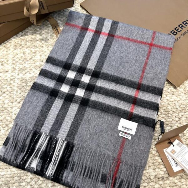 Sciarpa classica scozzese in cashmere di Burberry