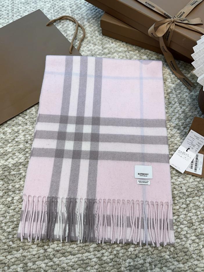 repliche,replica,perfette,siti di,affidabili,migliori siti,dove comprare,1:1,scarpe da ginnastica Sciarpa classica scozzese in cashmere di Burberry repliche,replica,perfette,siti di,affidabili,migliori siti,dove comprare,1:1,scarpe da ginnastica Sciarpa classica scozzese in cashmere di Burberry