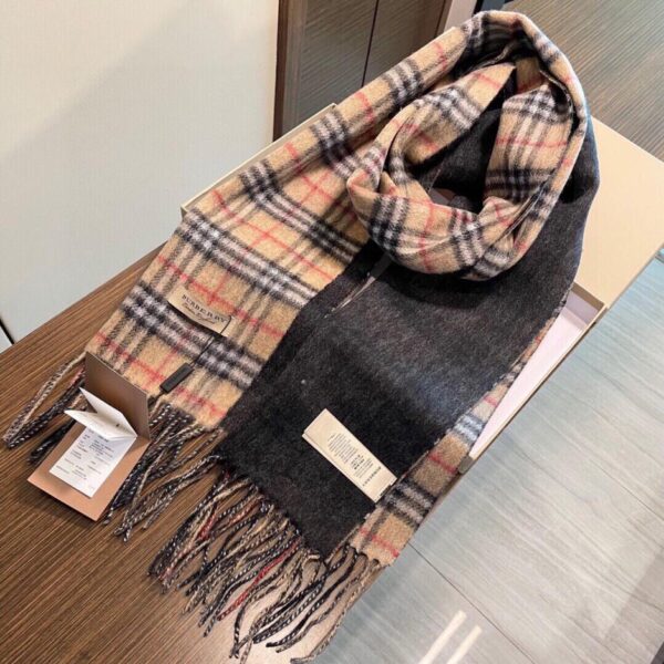 Sciarpa BURBERRY in cashmere double face