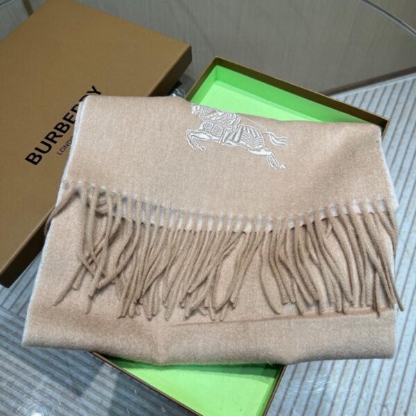 Sito ufficiale Burberry nuova sciarpa in cashmere bicolore double face cavallo da guerra per uomo e donna