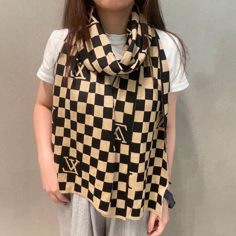 repliche,replica,perfette,siti di,affidabili,migliori siti,dove comprare,1:1,scarpe da ginnastica Sciarpa unisex classica a scacchiera LV Checkerboard repliche,replica,perfette,siti di,affidabili,migliori siti,dove comprare,1:1,scarpe da ginnastica Sciarpa unisex classica a scacchiera LV Checkerboard