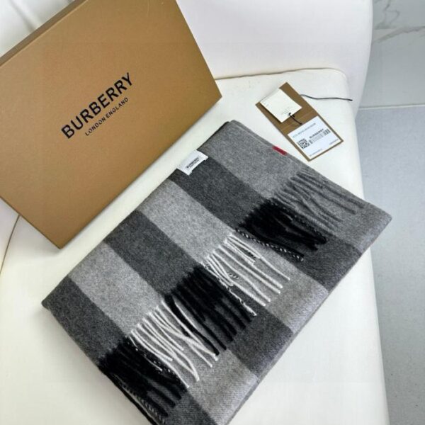 Scialle scozzese grande classico di Burberry