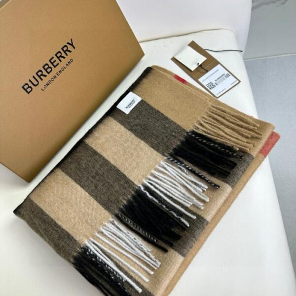 Scialle scozzese grande classico di Burberry
