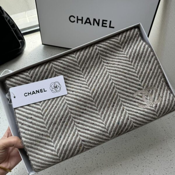 repliche,replica,perfette,siti di,affidabili,migliori siti,dove comprare,1:1,scarpe da ginnastica Sciarpa nuova di Chanel