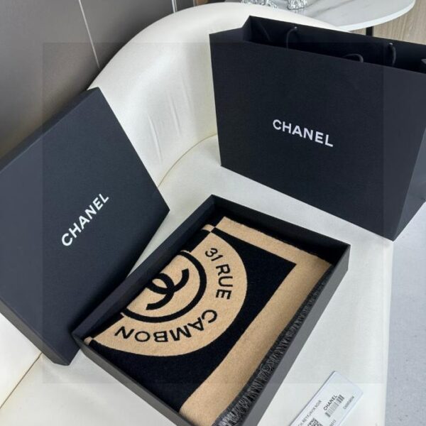 Sciarpa Chanel double face bicolore in tessuto jacquard lana e seta