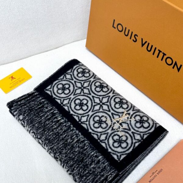 Sciarpa jacquard double face classica LV con quadrifoglio