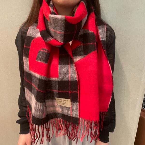 Sciarpa in peluche reversibile in agnello jacquard Burberry