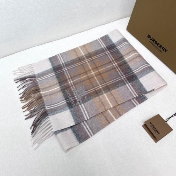 Burberry Sciarpa classica Burberry con cavallo da guerra ricamato