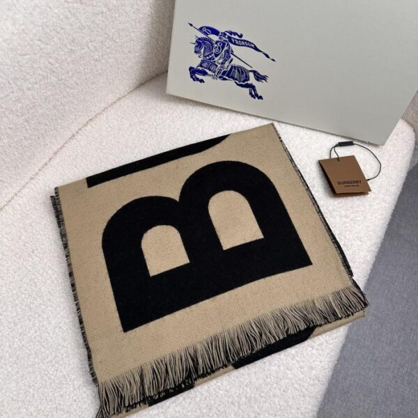 Sciarpa Burberry in cashmere double face con stampa grande