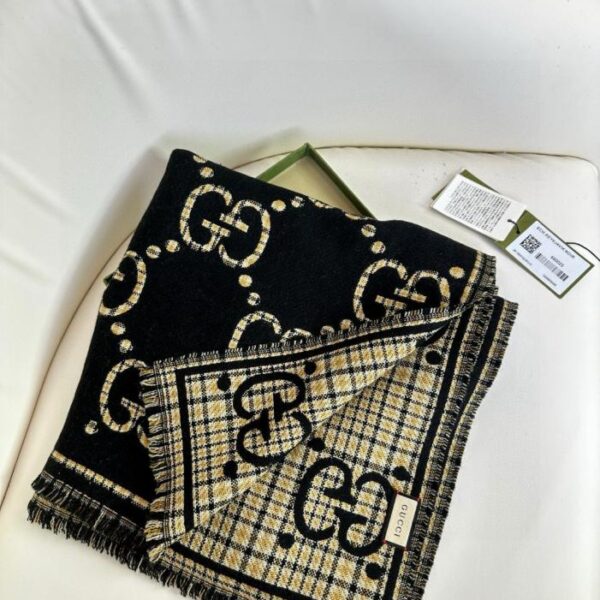 repliche,replica,perfette,siti di,affidabili,migliori siti,dove comprare,1:1,scarpe da ginnastica GUCCI motivo GG Preziosa sciarpa in lana jacquard double face con finiture a frange