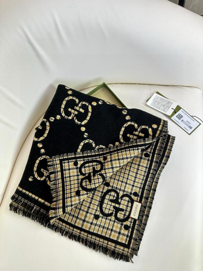 repliche,replica,perfette,siti di,affidabili,migliori siti,dove comprare,1:1,scarpe da ginnastica GUCCI motivo GG Preziosa sciarpa in lana jacquard double face con finiture a frange repliche,replica,perfette,siti di,affidabili,migliori siti,dove comprare,1:1,scarpe da ginnastica GUCCI motivo GG Preziosa sciarpa in lana jacquard double face con finiture a frange