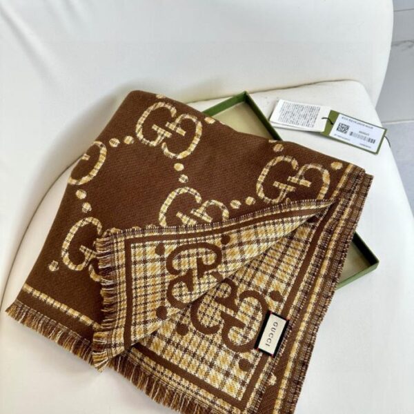repliche,replica,perfette,siti di,affidabili,migliori siti,dove comprare,1:1,scarpe da ginnastica GUCCI motivo GG Preziosa sciarpa in lana jacquard double face con finiture a frange