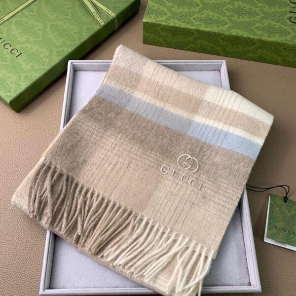 repliche,replica,perfette,siti di,affidabili,migliori siti,dove comprare,1:1,scarpe da ginnastica Sciarpa da uomo in cashmere Gucci