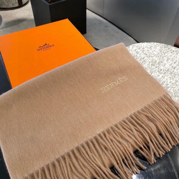 repliche,replica,perfette,siti di,affidabili,migliori siti,dove comprare,1:1,scarpe da ginnastica HERMES Hermès 2024 Paris Fashion Show Business Scialle reversibile universale in cashmere per uomo e donna