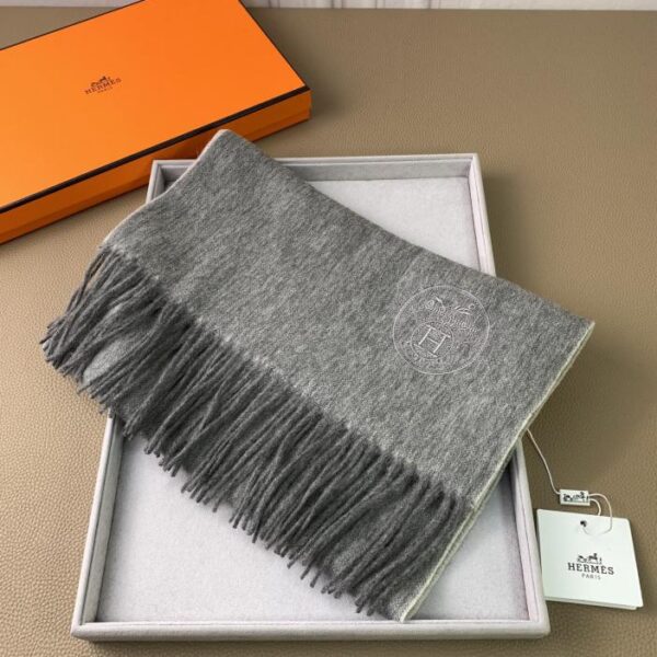repliche,replica,perfette,siti di,affidabili,migliori siti,dove comprare,1:1,scarpe da ginnastica Sciarpa da uomo in cashmere double face HERMES in 3 colori
