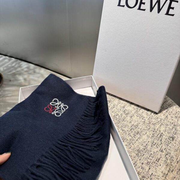 Sciarpa Loewe stile coppia