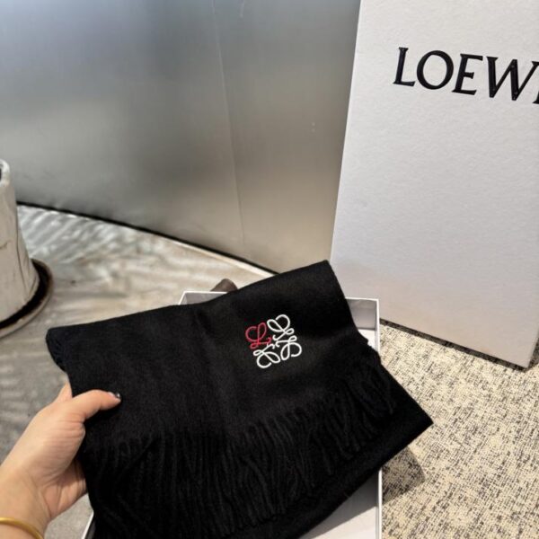 Sciarpa Loewe stile coppia