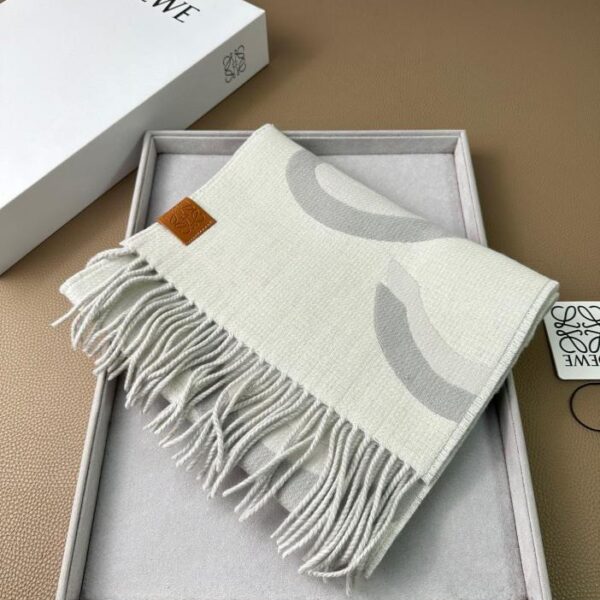 Loewe nuova sciarpa in lana double face