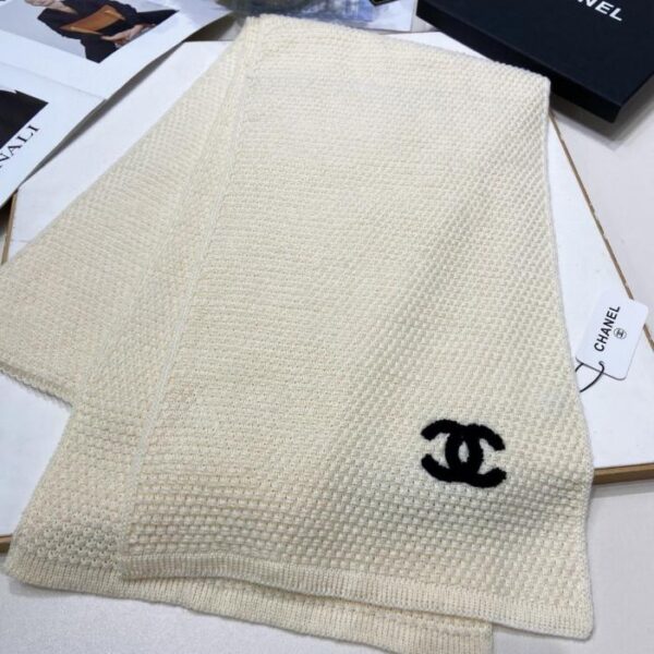 repliche,replica,perfette,siti di,affidabili,migliori siti,dove comprare,1:1,scarpe da ginnastica Chanel nuova sciarpa lunga a righe lavorata a maglia con lettera doppia C Sciarpa lunga lavorata a maglia in cashmere