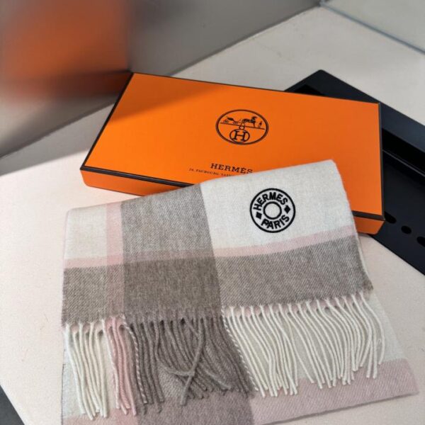 Sciarpe Hermès per uomo e donna