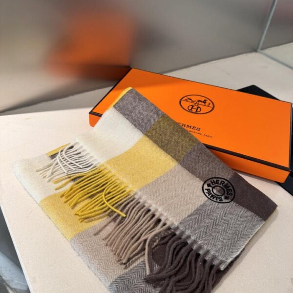 Sciarpe Hermès per uomo e donna