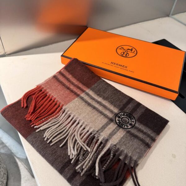 Sciarpe Hermès per uomo e donna